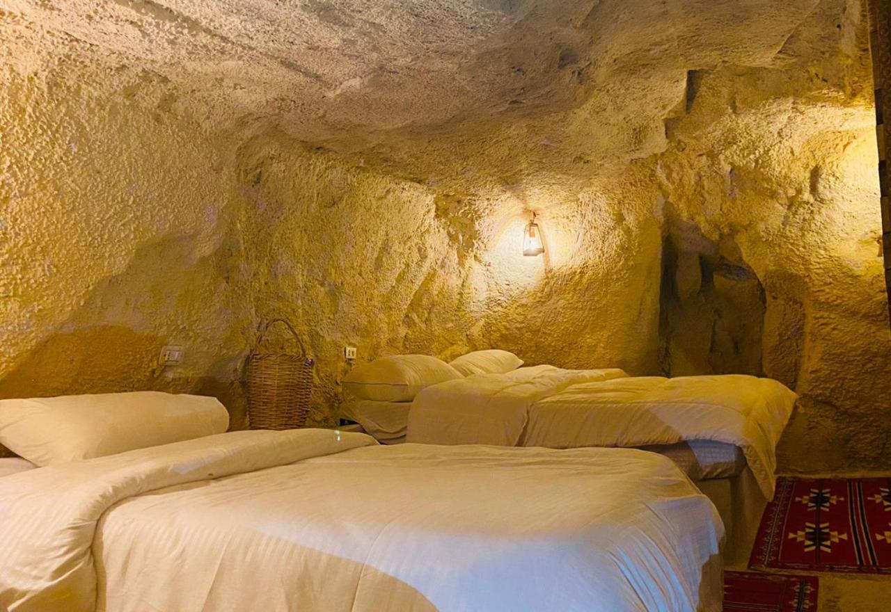7 Caves Hotel Al Jāyah 외부 사진