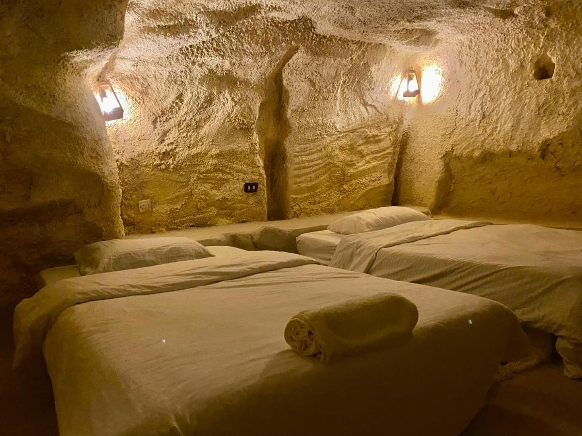 7 Caves Hotel Al Jāyah 외부 사진