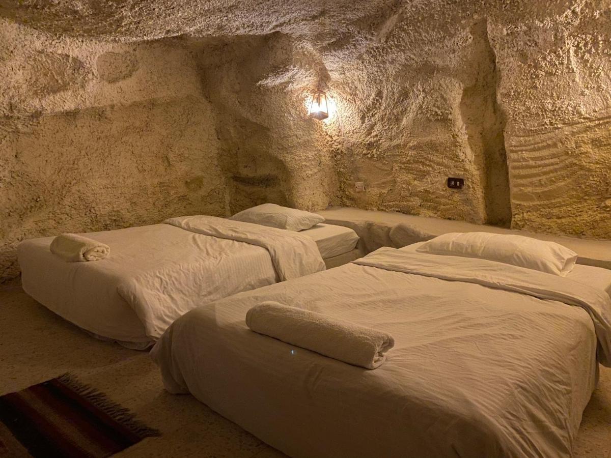 7 Caves Hotel Al Jāyah 외부 사진